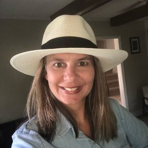 Meet your Posher, Alicia